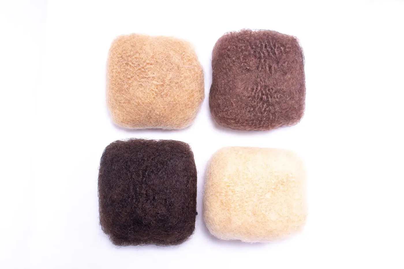 Kinky bulk hair in four shades